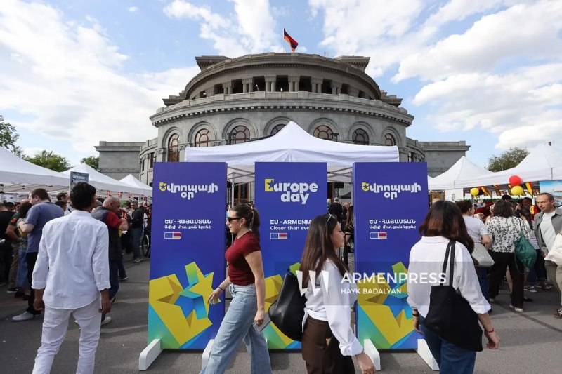 Опрос: 72% жителей Армении положительно оценивают отношения с ЕС