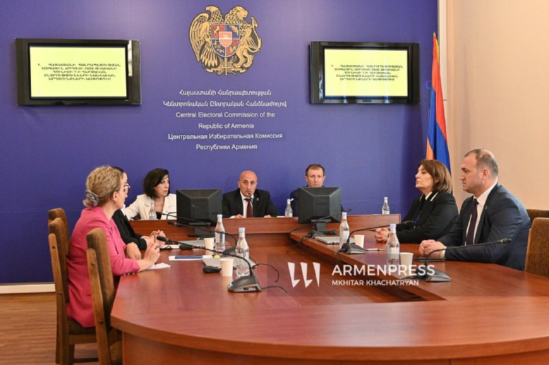 Глава ЦИК Армении предложил пересчитать голоса на всех участках: от этого зависит проходной порог