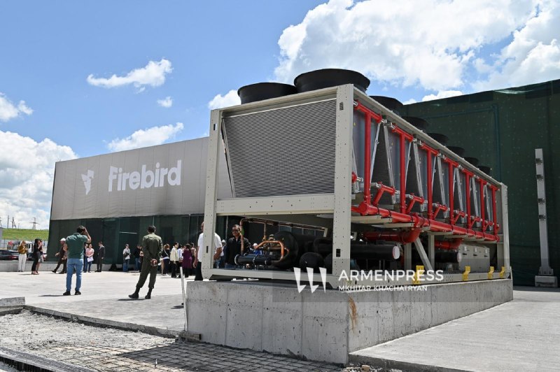Министр Мхитар Айрапетян посетил дата-центр ИИ Firebird под Разданом