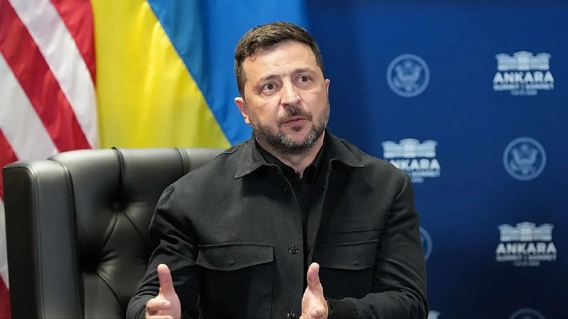 Владимир Зеленский на пресс-конференции объявляет об отставке премьера Украины