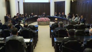 Никол Пашинян заявил о необходимости контроля импорта смартфонов для защиты данных граждан Гавара