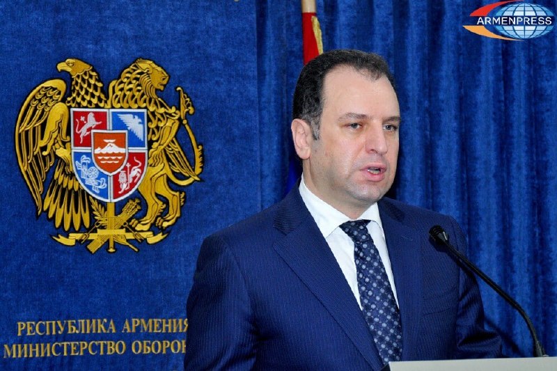 Бывший министр обороны Армении Виген Саргсян объявлен в розыск: суд избрал арест